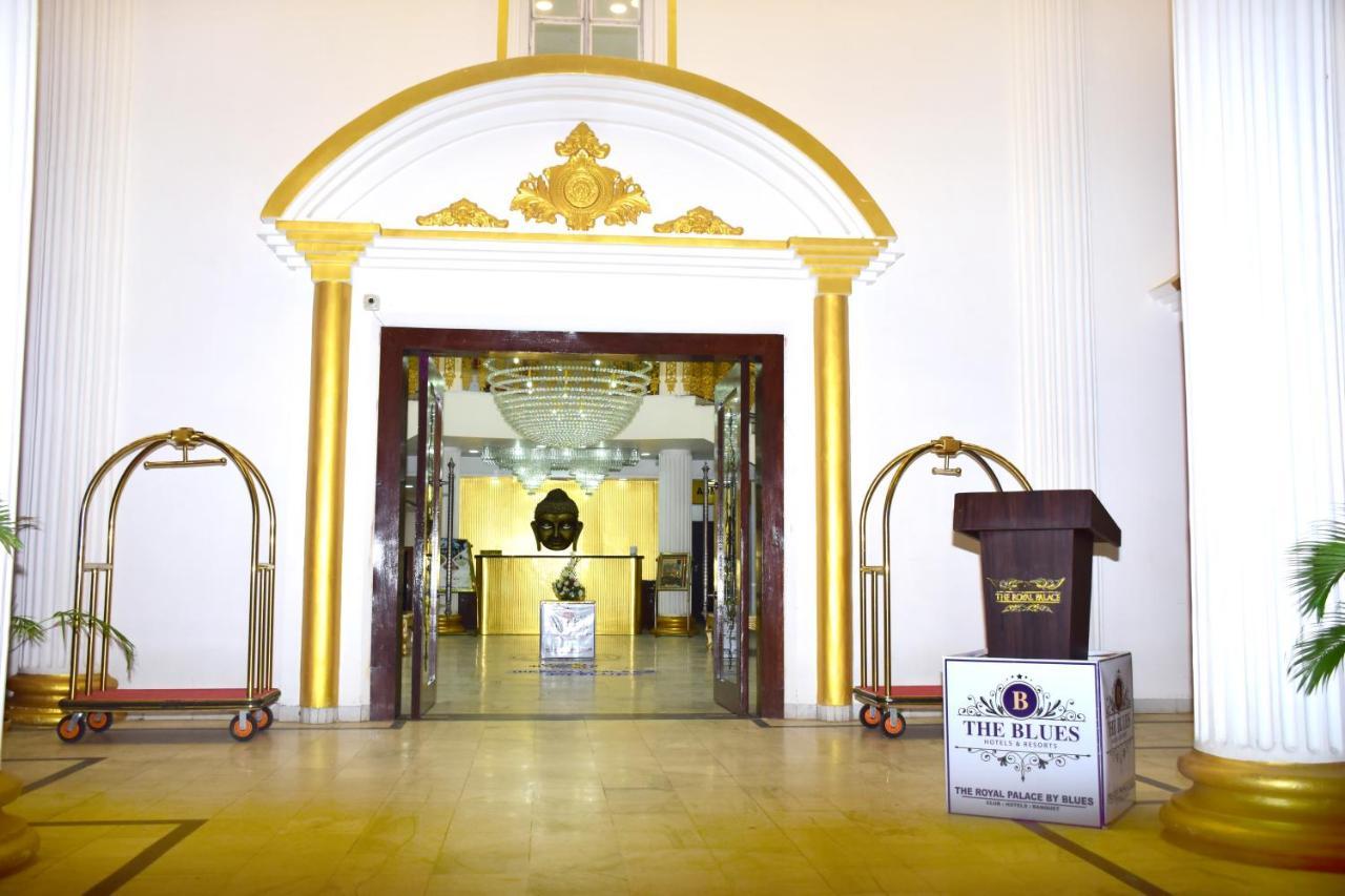 The Royal Palace Dewas Exteriör bild